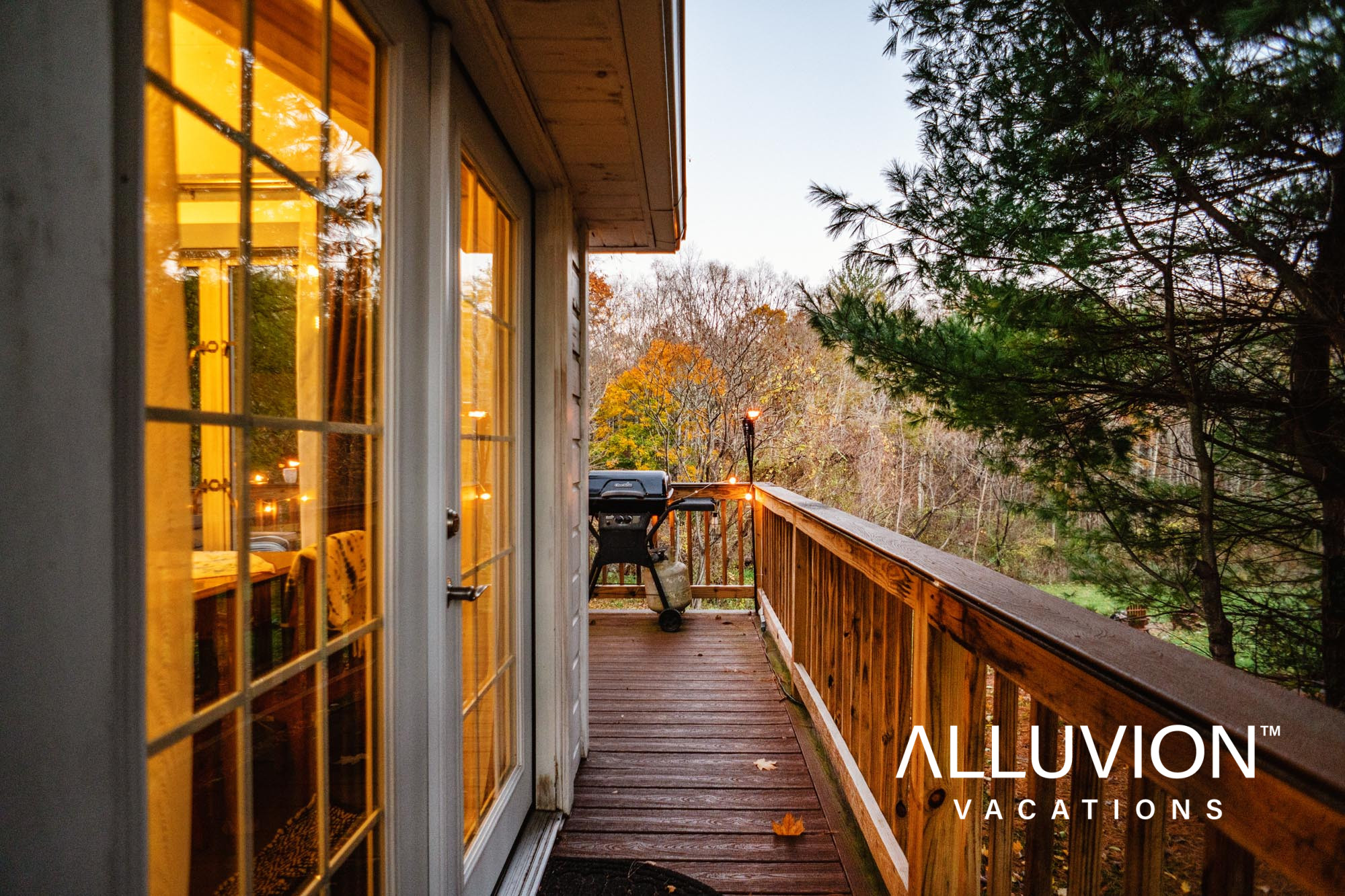 Escape to the Catskills in this Quaint and Cozy Tiny Cabin – Airbnb Cabin for Rent by Alluvion Vacations