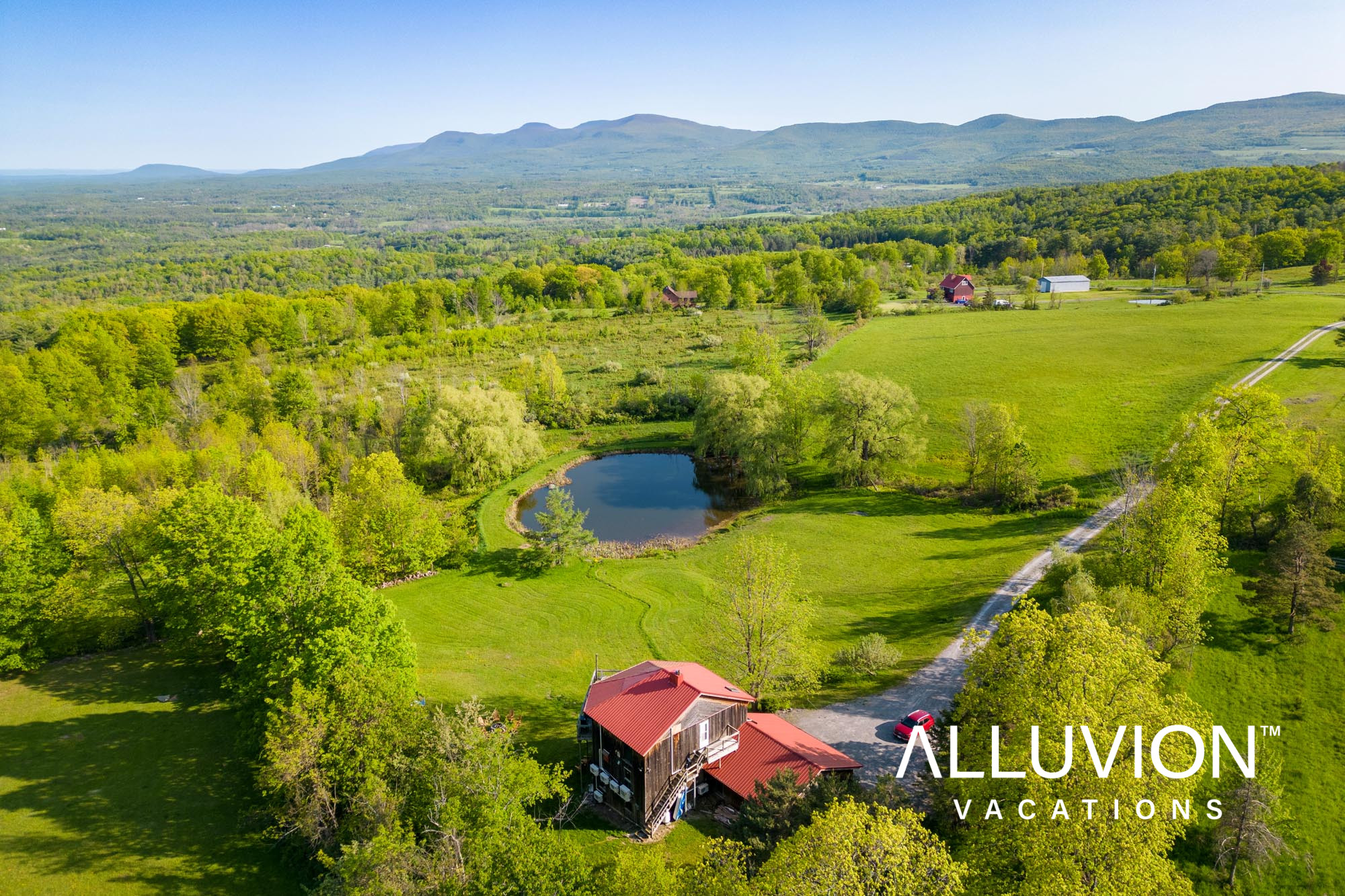 Explore the Ultimate Retreat at the Rustic Mountain Cabin in the Catskills: Photo Tour by Photographer Maxwell Alexander – Presented by Alluvion Vacations