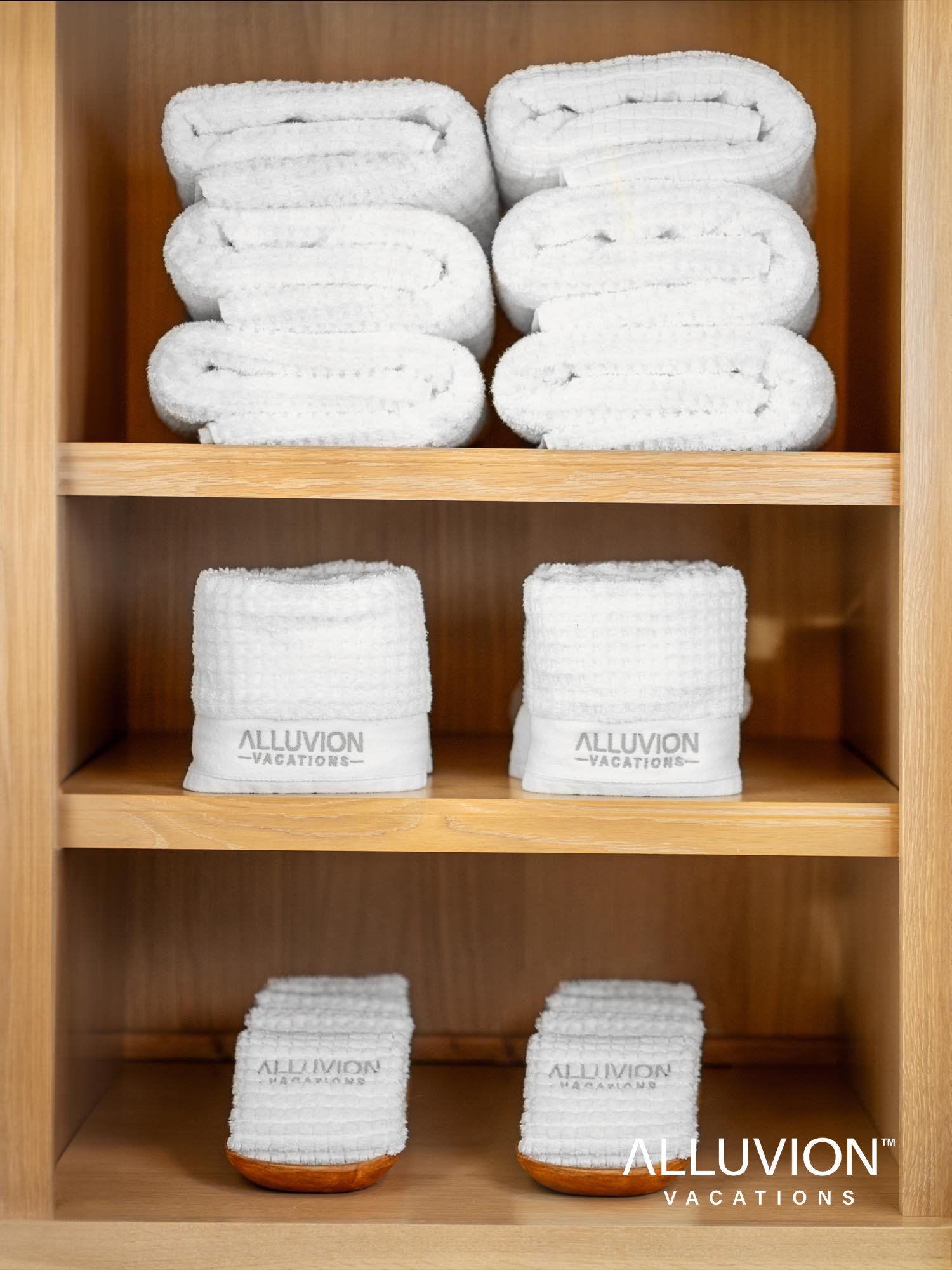 Discover the Ultimate Comfort of Experiential Hospitality with Alluvion Vacations' Signature Linen Service & Plush Waffle Towels!