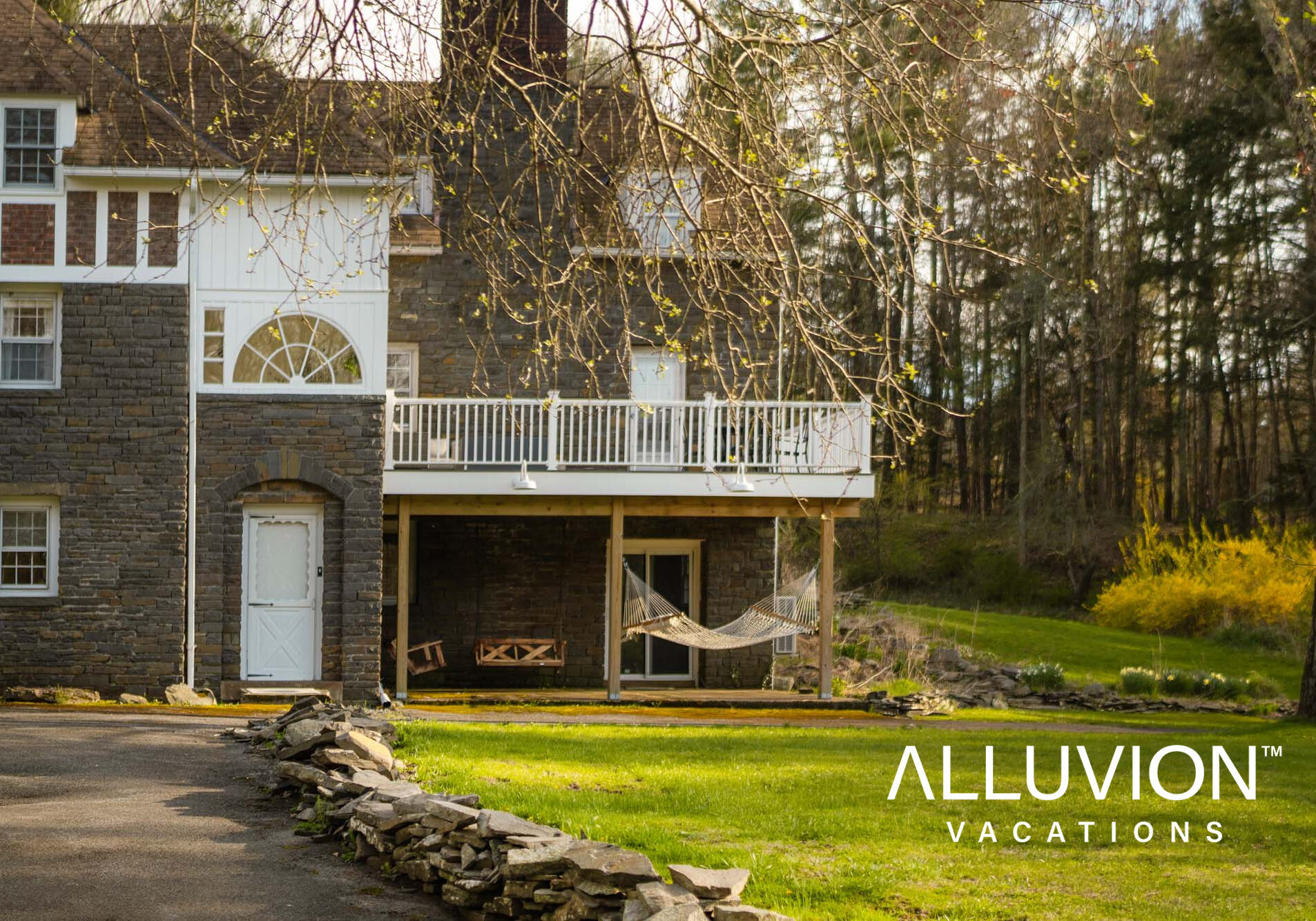 Breathe in Fresh Air and History: The Best Airbnb Farmhouses in the Hudson Valley – Presented by Alluvion Vacations – The Best Airbnb Management Company in the Hudson Valley and Catskills